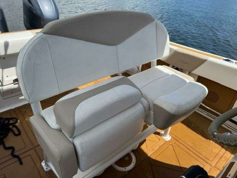 24ft Robalo Yacht For Sale