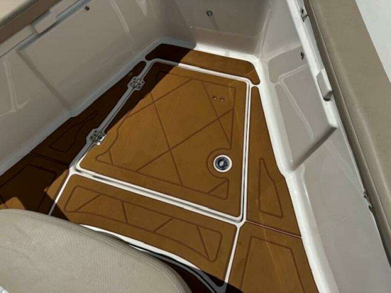 24ft Robalo Yacht For Sale