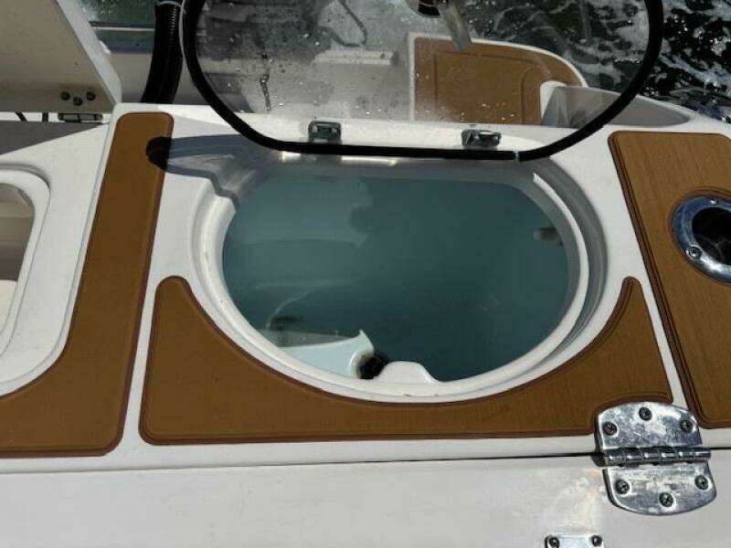 24ft Robalo Yacht For Sale