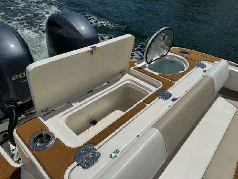 24ft Robalo Yacht For Sale