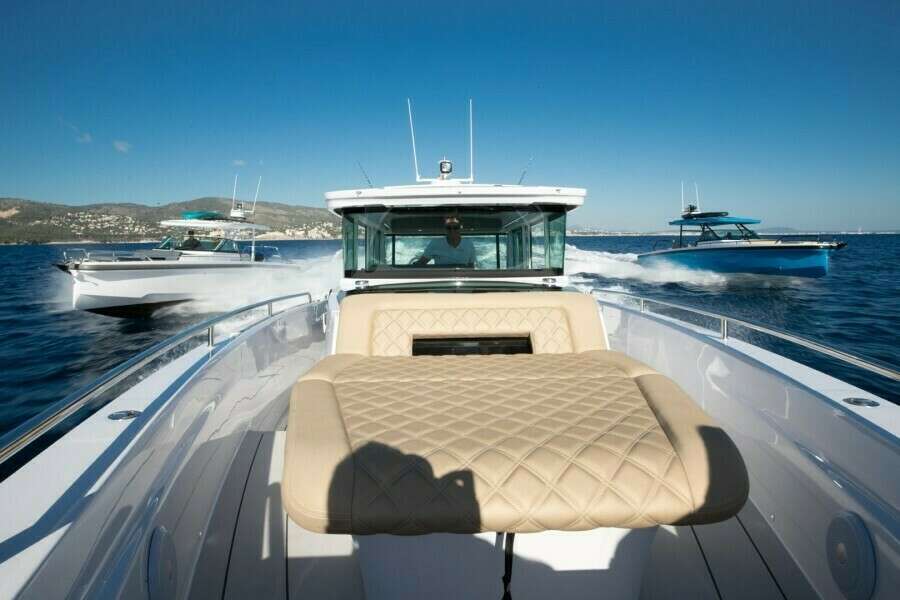 37ft Axopar Yacht For Sale