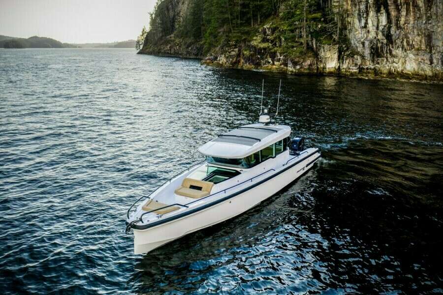 37ft Axopar Yacht For Sale