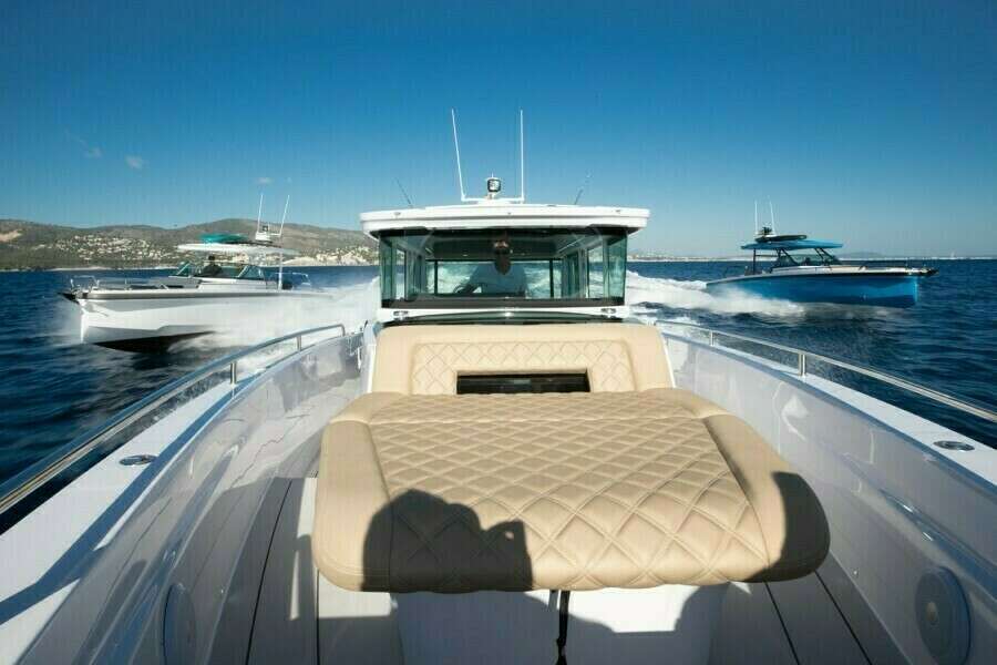 37ft Axopar Yacht For Sale