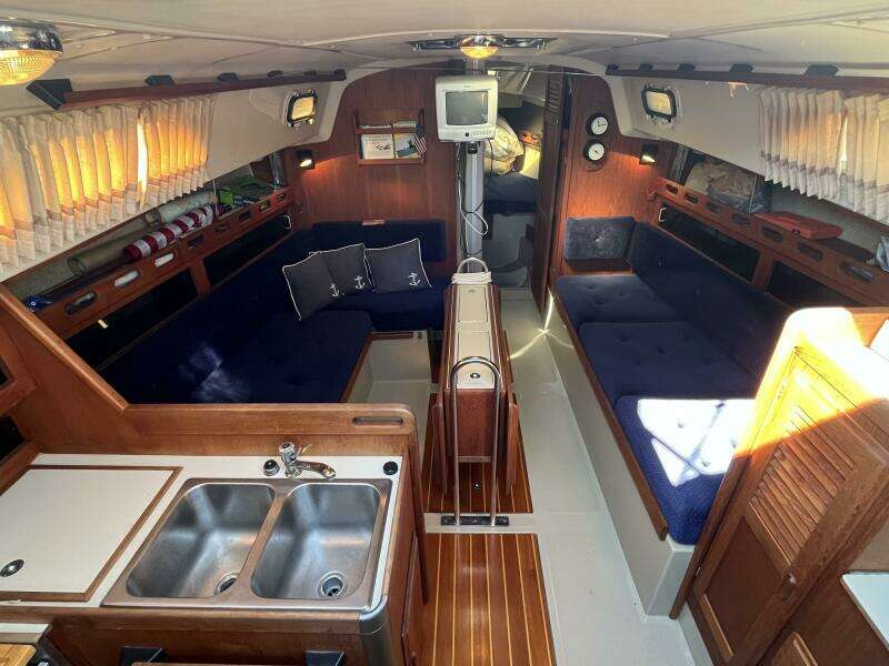 Humphrey 35ft O Day Yacht For Sale