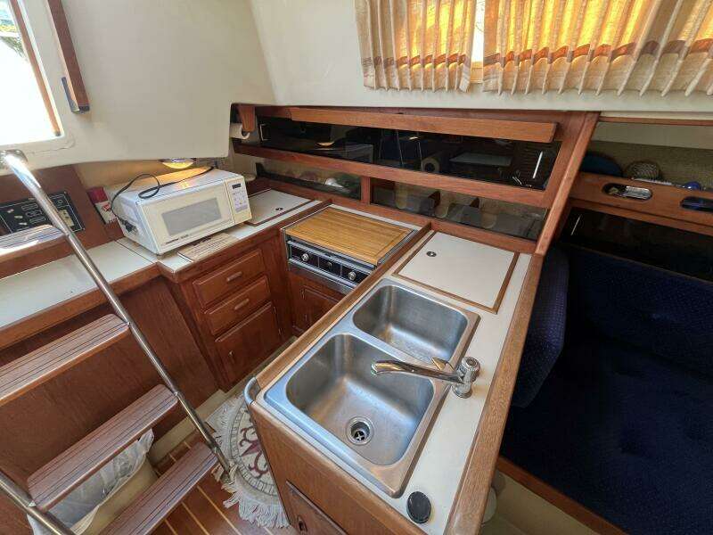Humphrey 35ft O Day Yacht For Sale