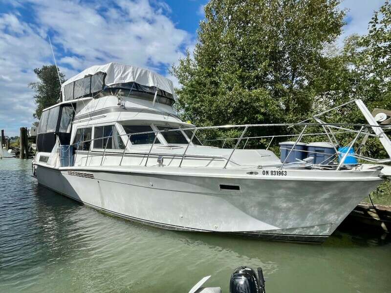 Sultana 42ft Uniflite Yacht For Sale