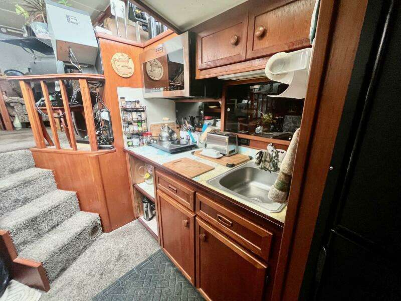Sultana 42ft Uniflite Yacht For Sale