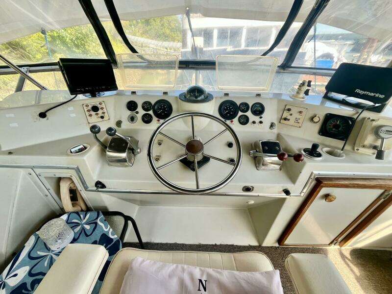 Sultana 42ft Uniflite Yacht For Sale