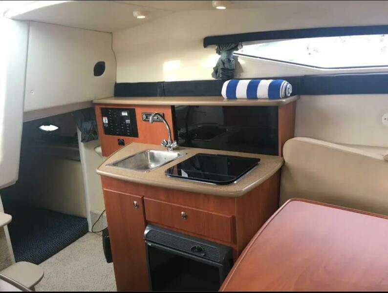 27ft Bayliner Yacht For Sale