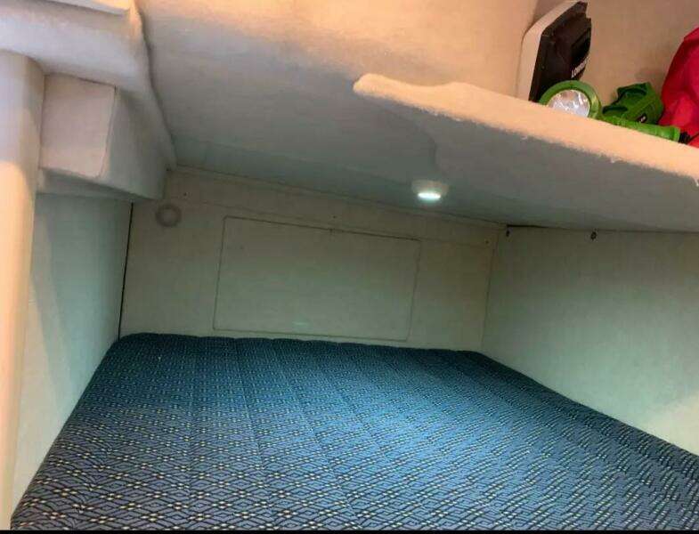 27ft Bayliner Yacht For Sale