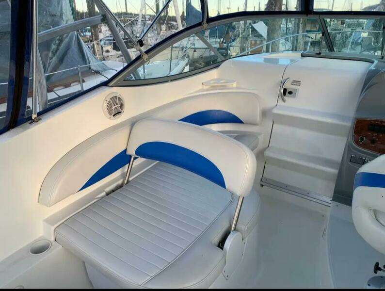 27ft Bayliner Yacht For Sale