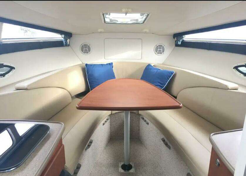 27ft Bayliner Yacht For Sale