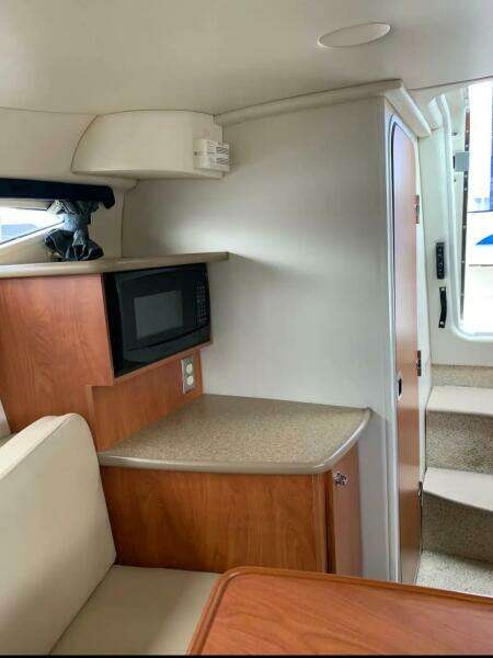 27ft Bayliner Yacht For Sale