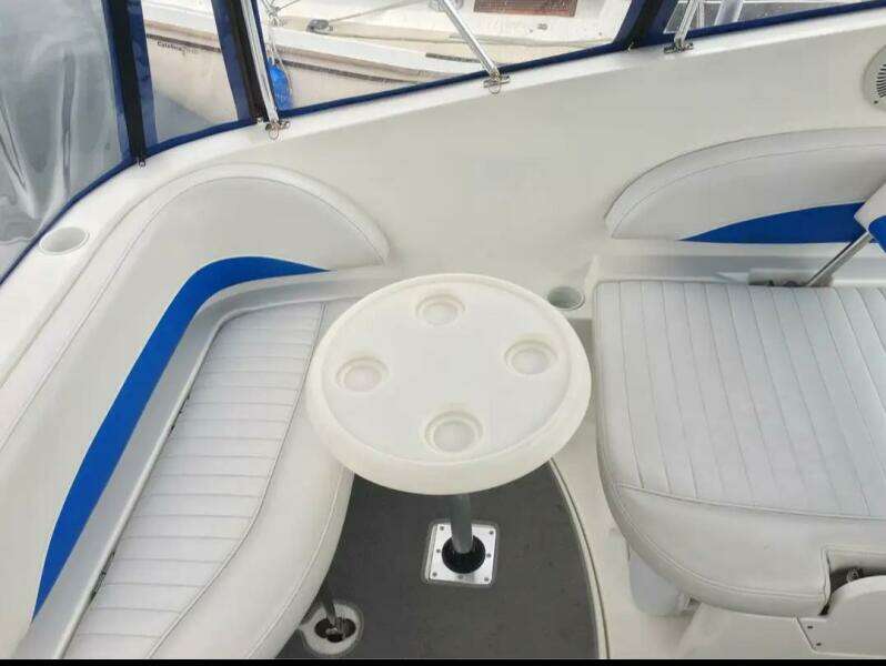 27ft Bayliner Yacht For Sale