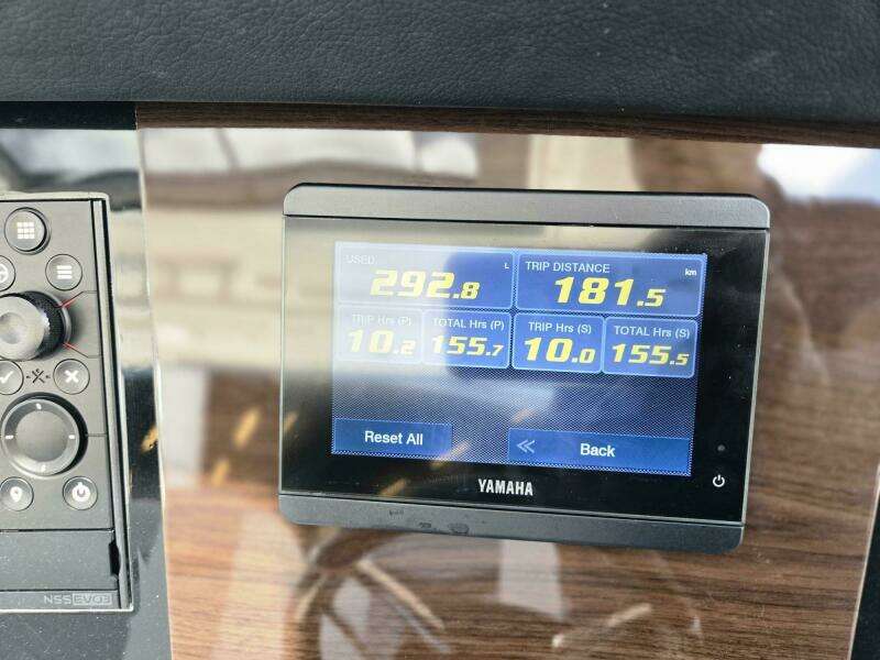 27ft Chaparral Yacht For Sale