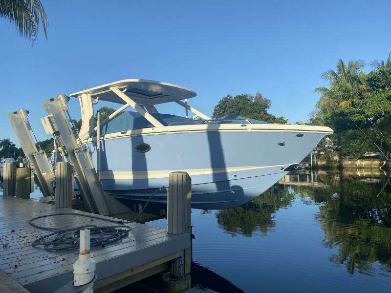 27ft Chaparral Yacht For Sale