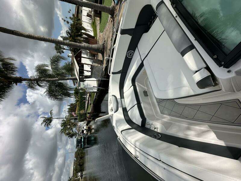 27ft Chaparral Yacht For Sale