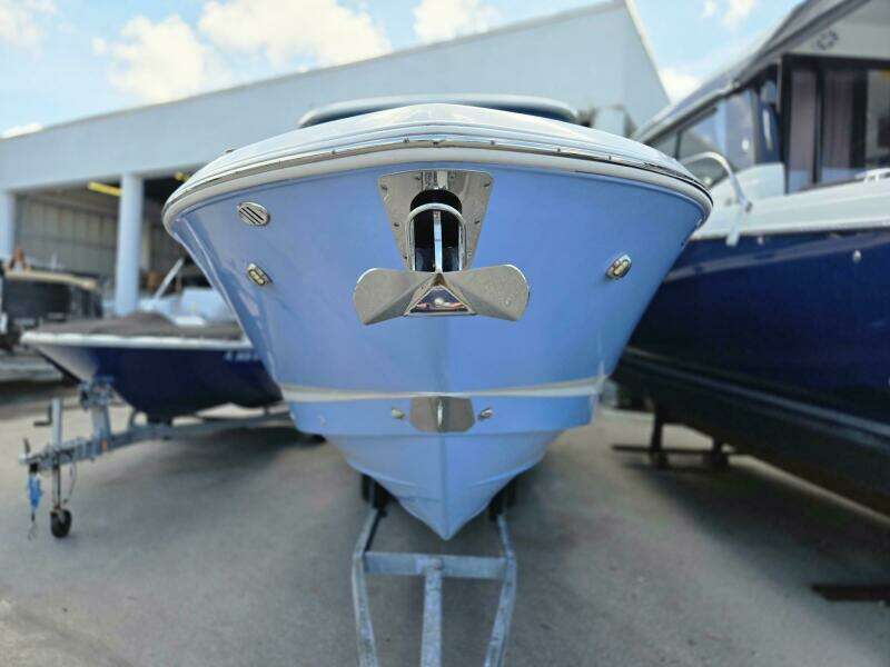 27ft Chaparral Yacht For Sale