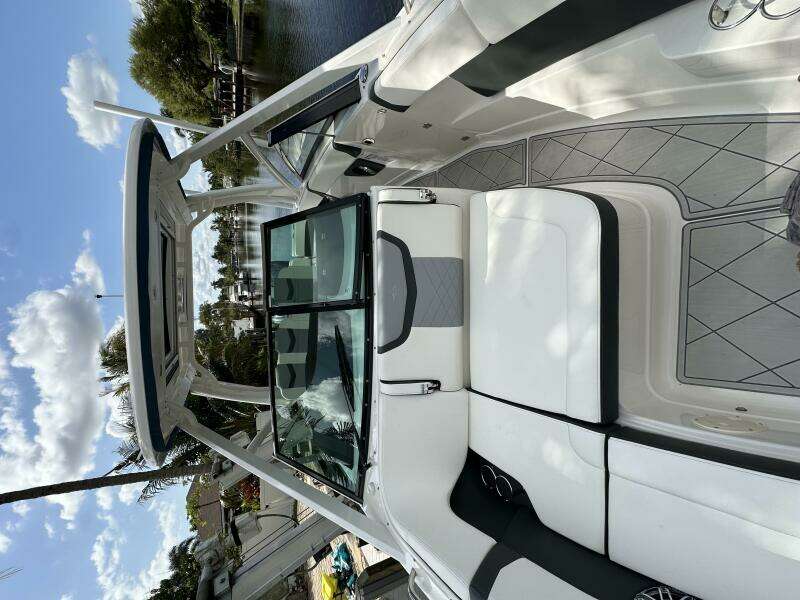 27ft Chaparral Yacht For Sale