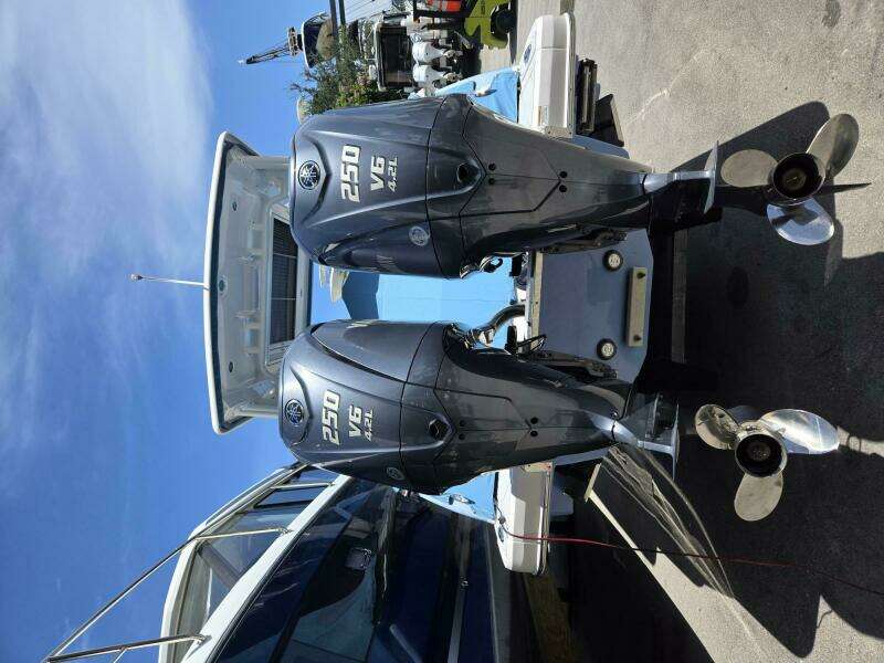 27ft Chaparral Yacht For Sale