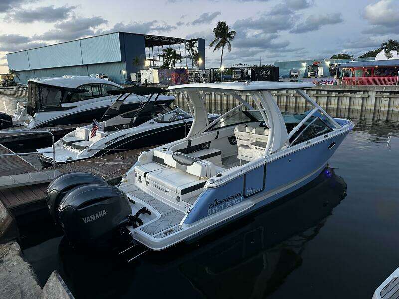 27ft Chaparral Yacht For Sale