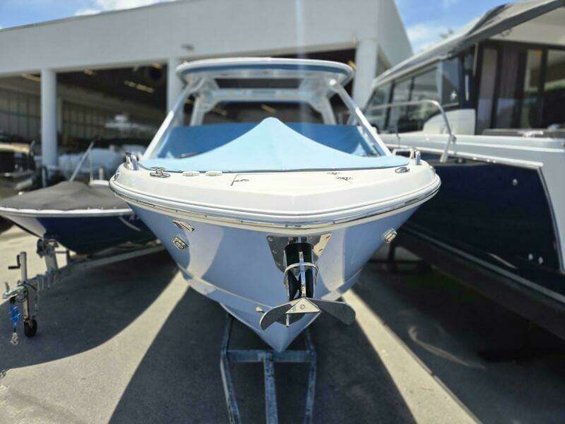 27ft Chaparral Yacht For Sale