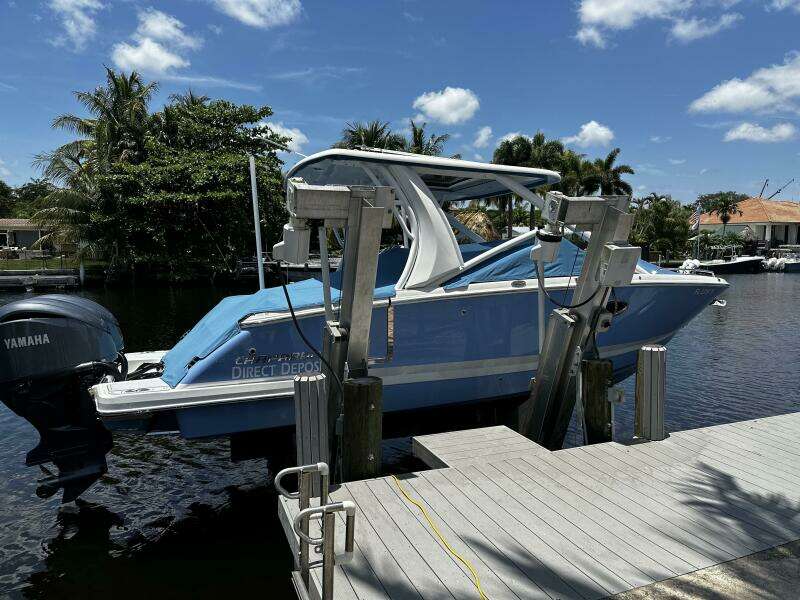 27ft Chaparral Yacht For Sale