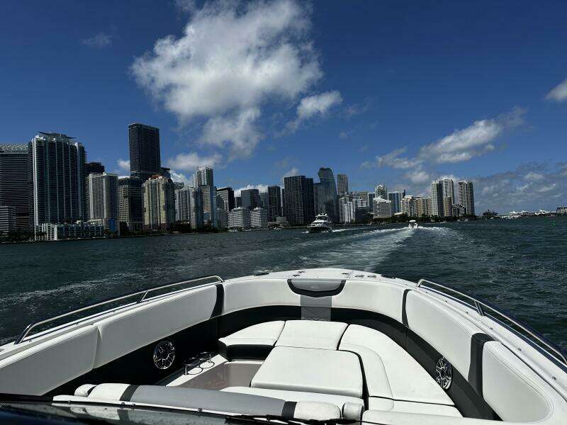 27ft Chaparral Yacht For Sale