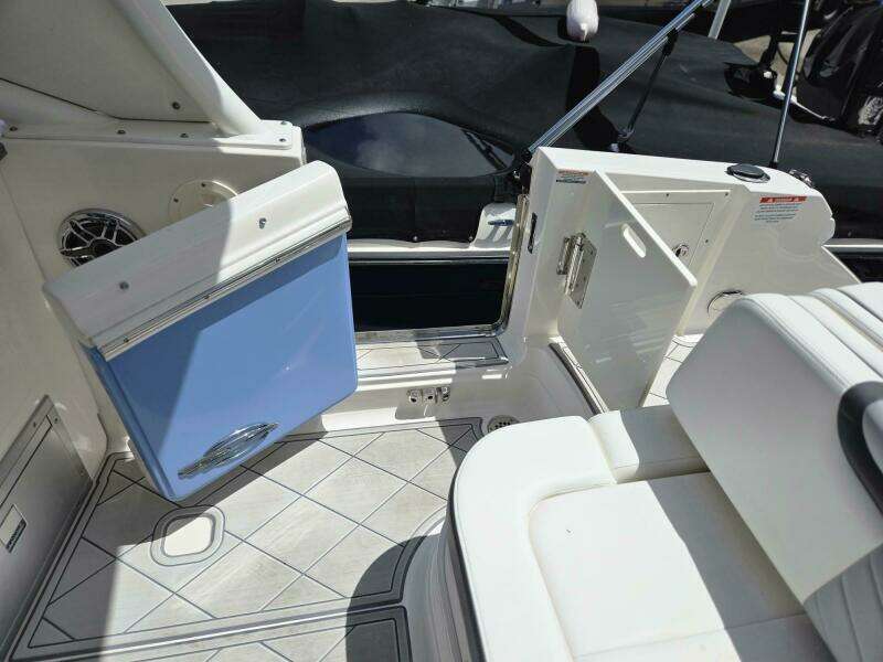 27ft Chaparral Yacht For Sale