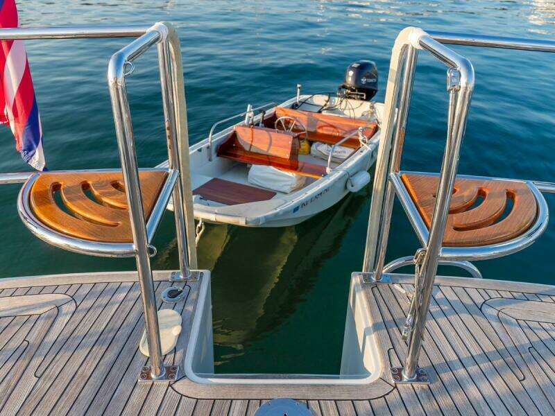 Aft Deck Seating