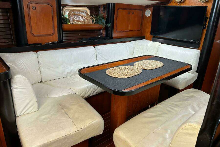 Zephyrus 50ft Beneteau Yacht For Sale