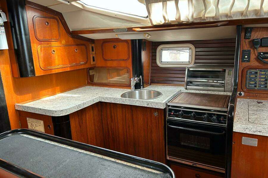 Zephyrus 50ft Beneteau Yacht For Sale