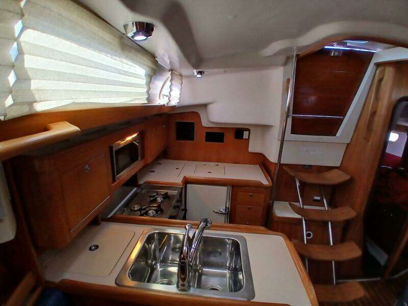 Evolution 35ft Catalina Yacht For Sale