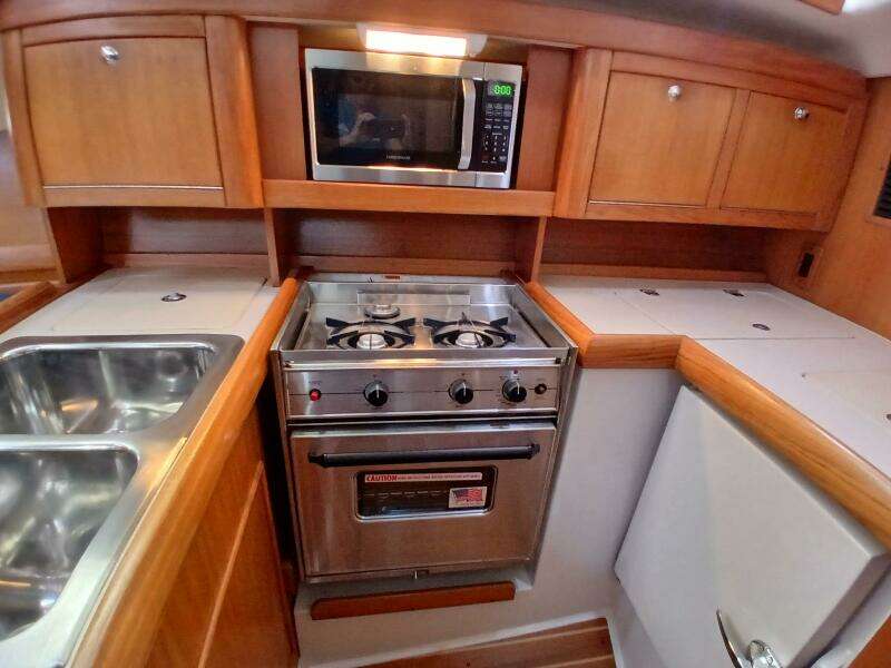 Evolution 35ft Catalina Yacht For Sale