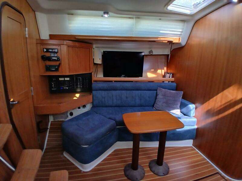 Evolution 35ft Catalina Yacht For Sale