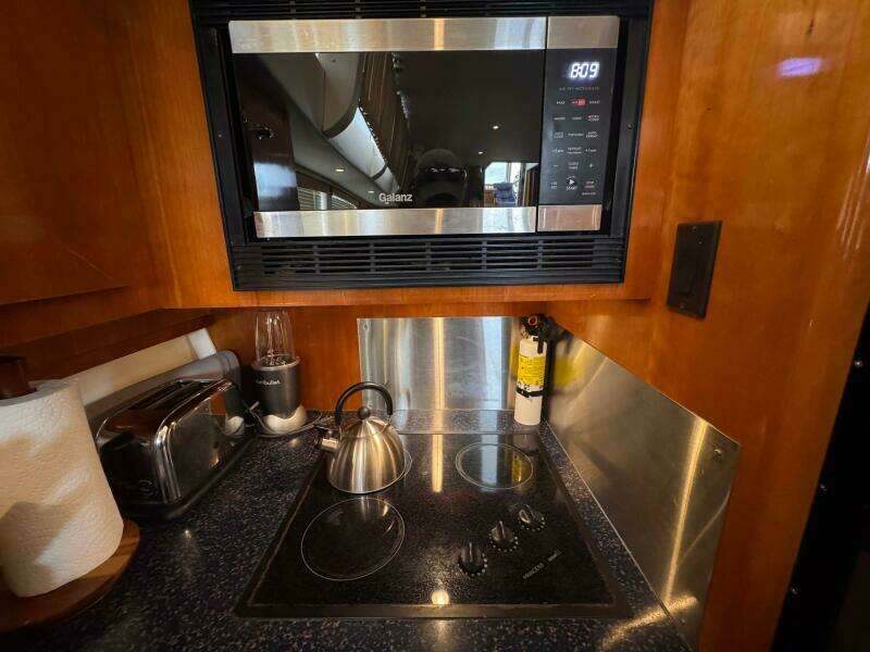 Aisle B 46ft Carver Yacht For Sale