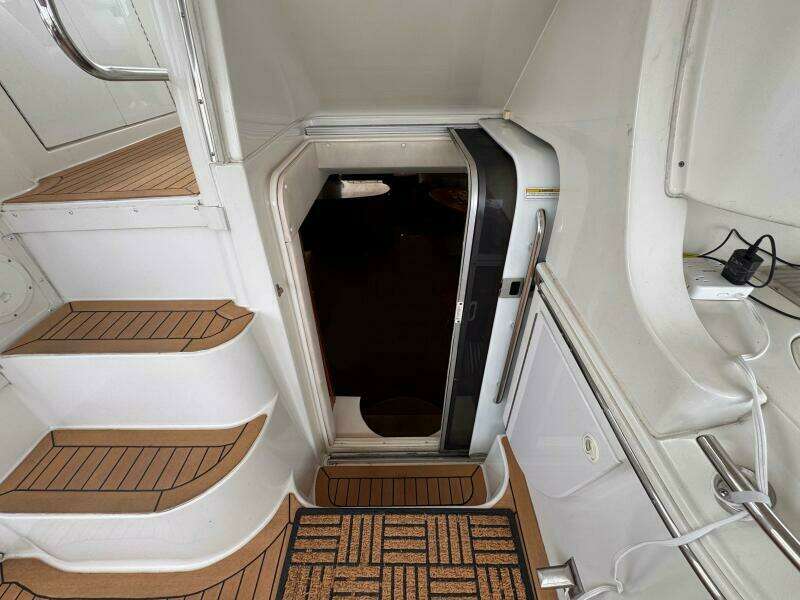 Aisle B 46ft Carver Yacht For Sale