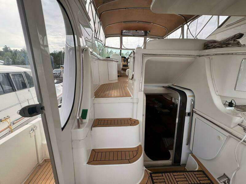 Aisle B 46ft Carver Yacht For Sale