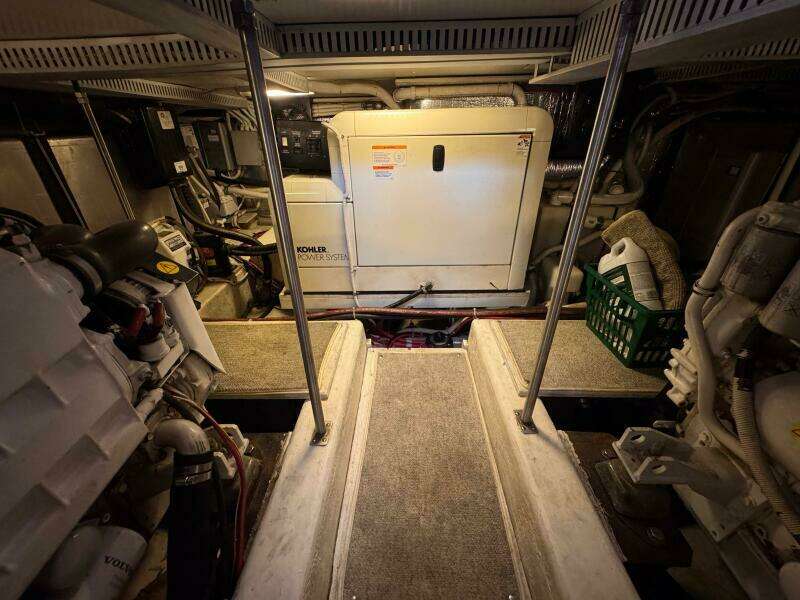 Aisle B 46ft Carver Yacht For Sale