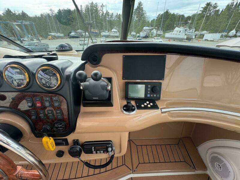 Aisle B 46ft Carver Yacht For Sale
