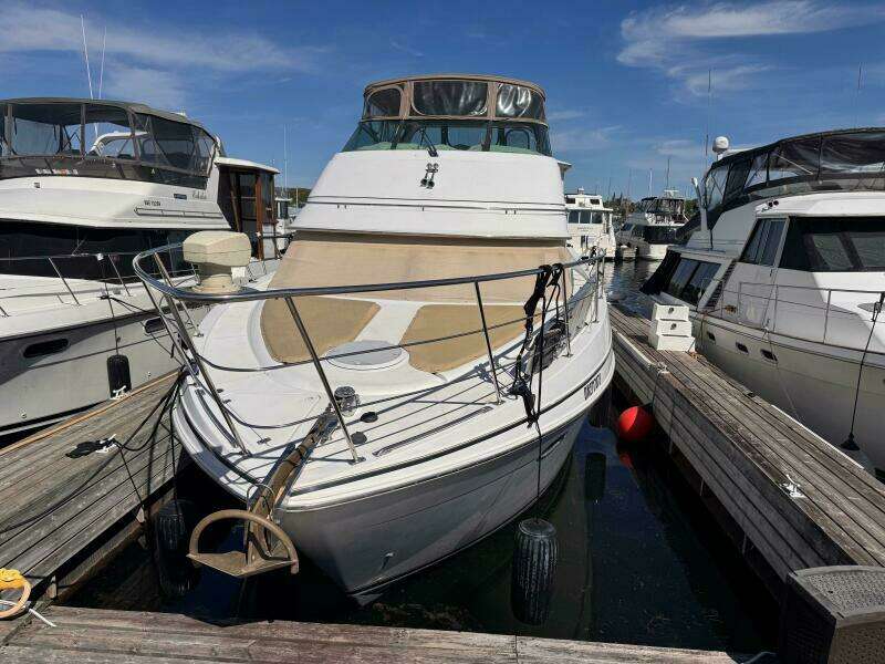 Aisle B 46ft Carver Yacht For Sale