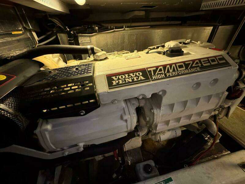 Aisle B 46ft Carver Yacht For Sale