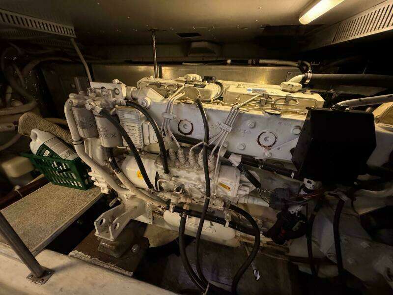 Aisle B 46ft Carver Yacht For Sale