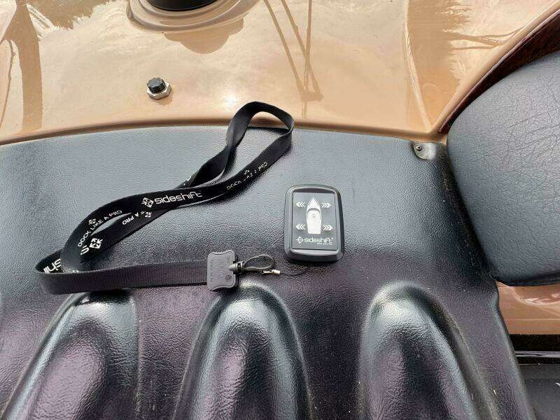Aisle B 46ft Carver Yacht For Sale
