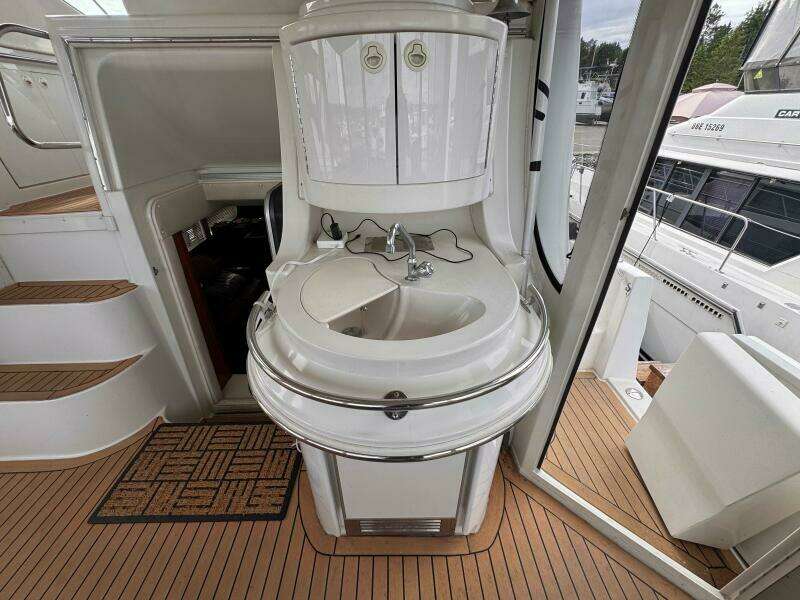Aisle B 46ft Carver Yacht For Sale