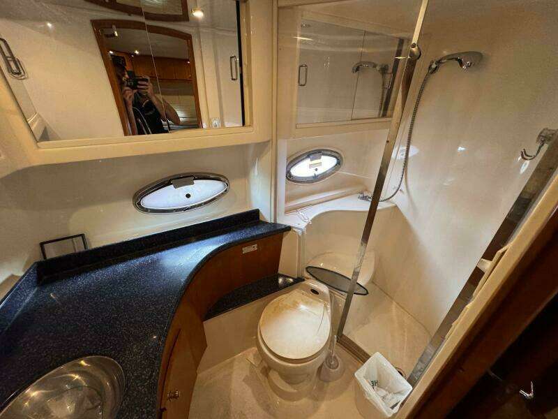 Aisle B 46ft Carver Yacht For Sale