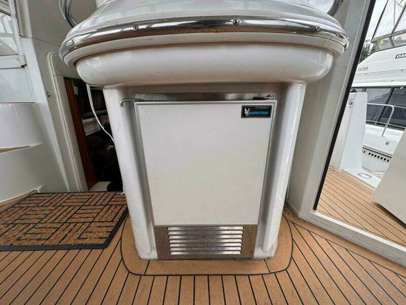 Aisle B 46ft Carver Yacht For Sale