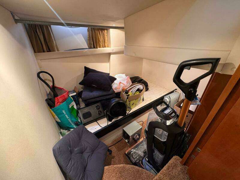 Aisle B 46ft Carver Yacht For Sale