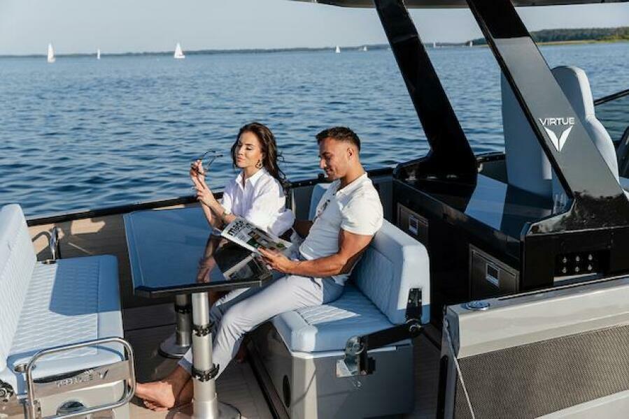 VIRTUE YACHTS V10 T-Tops