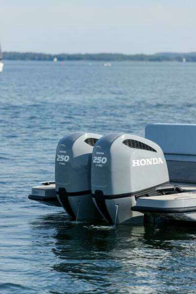VIRTUE YACHTS V10 T-Tops